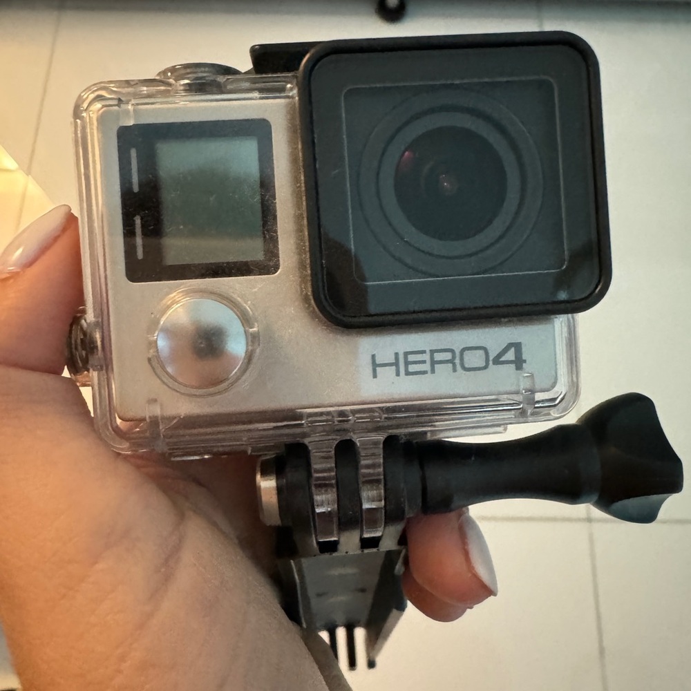 Go pro HERO 4 used once
